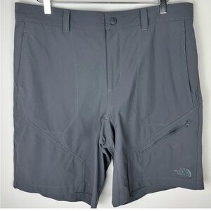 THE NORTH FACE Men's Gray Flat Front Stretch Nylon Shorts Size 36
NWOT